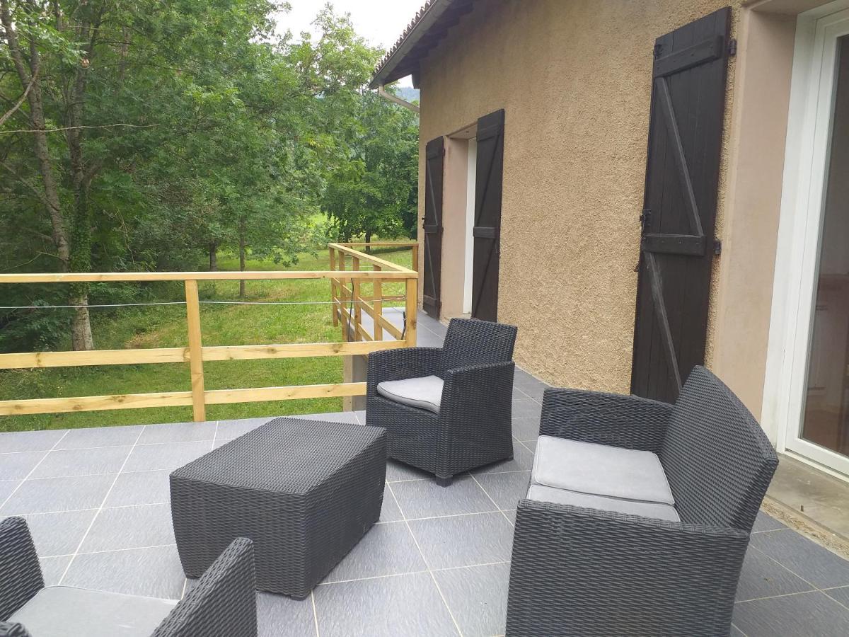 Belle Maison Proche De La Ville Et Du Lac Belcaire Exterior foto